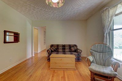 003-285642-IMG_6113_4_5_6_7_6820874