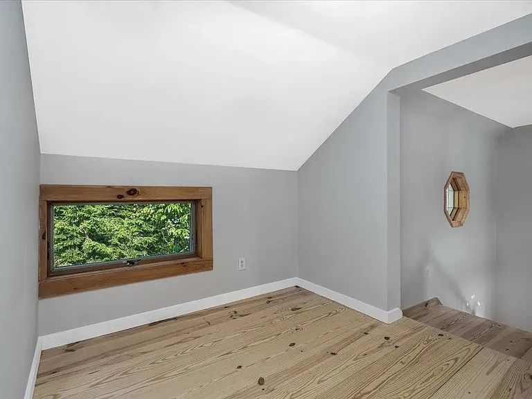 58 Violet St — Photo 21