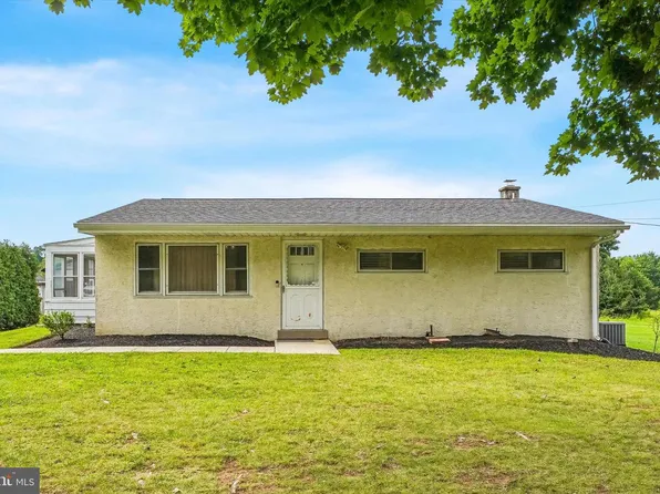 329 E Mount Kirk Ave, Norristown, PA 19403
