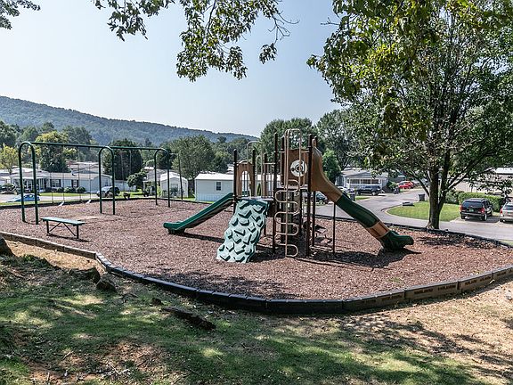 2nd image of 301 Green Park S