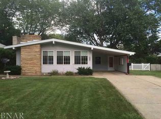 904 N School St, Normal, IL 61761