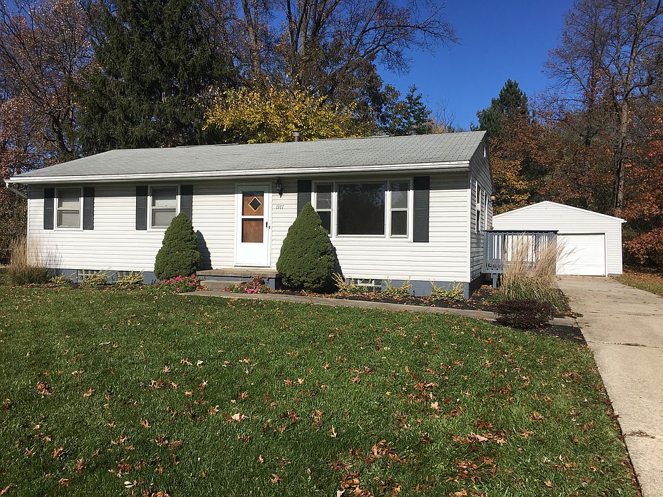 1st image of 1927 Uniondale Dr