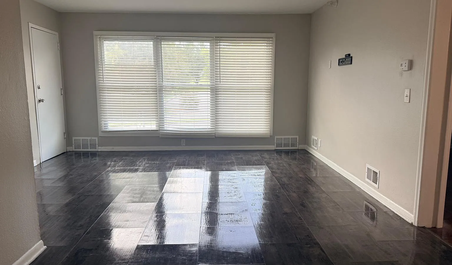 2 bed, 850 sqft, $1,149 — Photo 1
