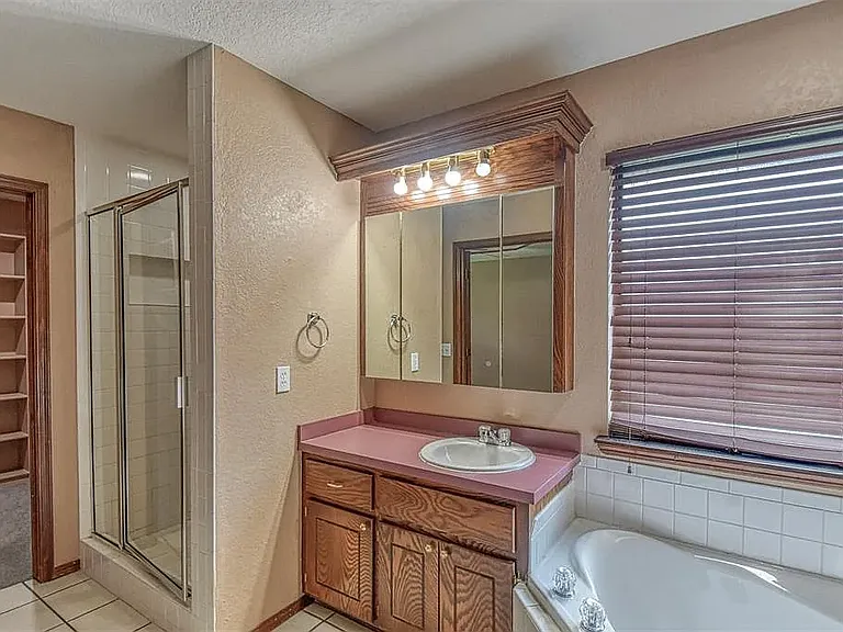 313 SW 141st St — Photo 20