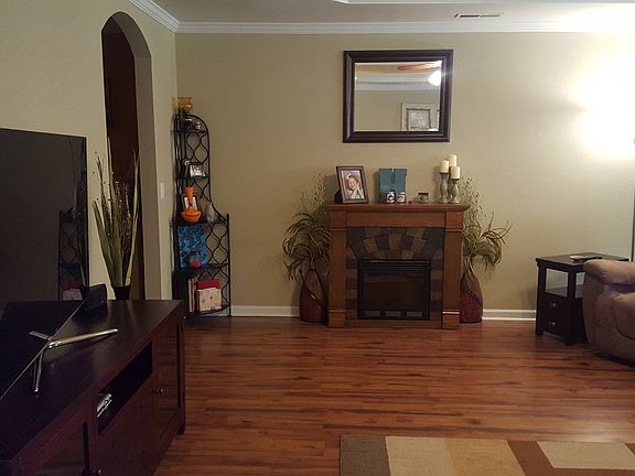 3rd image of 108 Savanna Dr