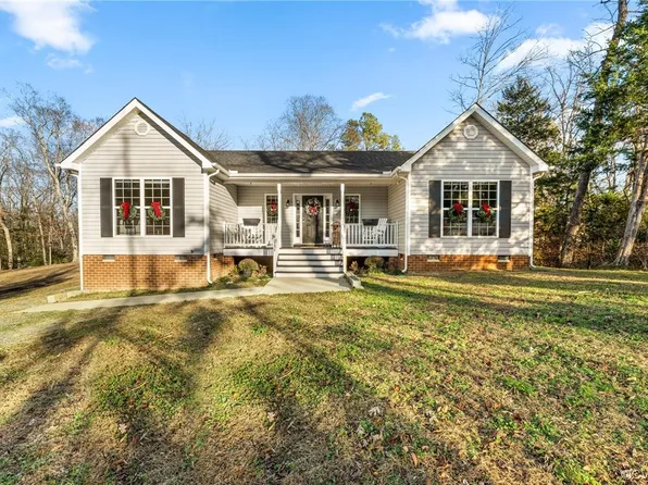154 Moncuin Ct, Manquin, VA 23106
