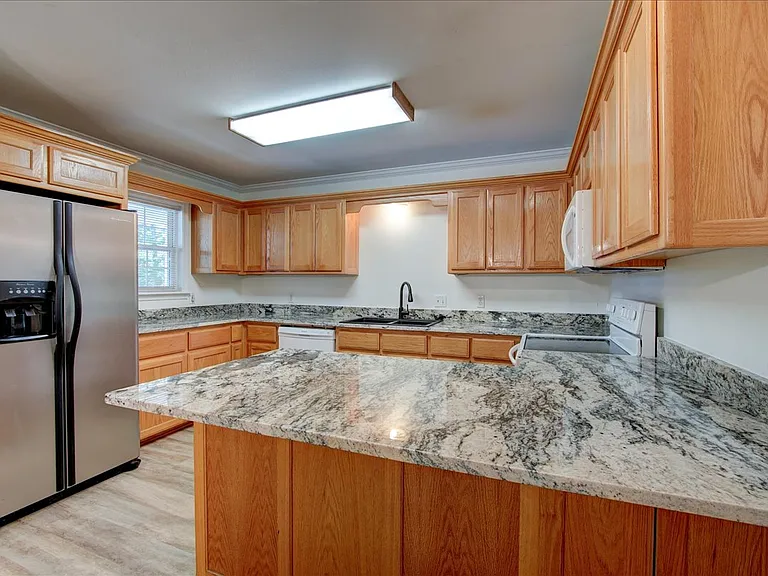 328 Cain Rd — Photo 9