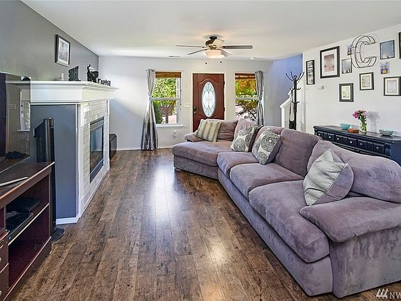 3rd image of 590 NW Arendal Way