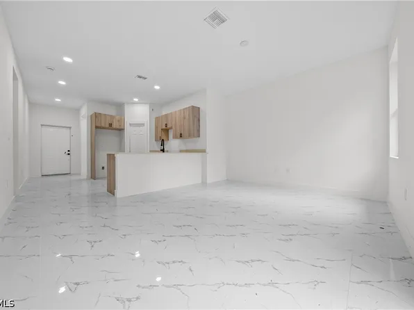 3209 74th St W, Lehigh Acres, FL 33971