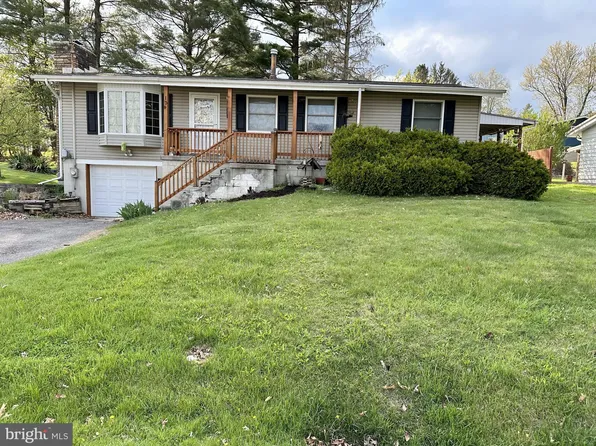 139 S Oakhall Dr, Oakland, MD 21550