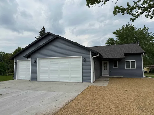 1325 E Lieg Ave, Shawano, WI 54166