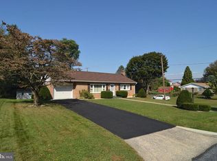 300 Hill Rd, Wernersville, PA 19565