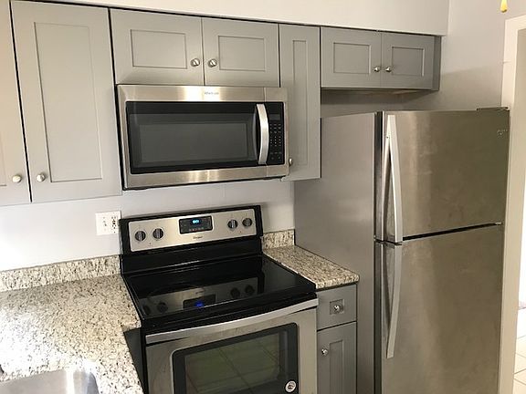 3rd image of 301 N Carter St Unit 204
