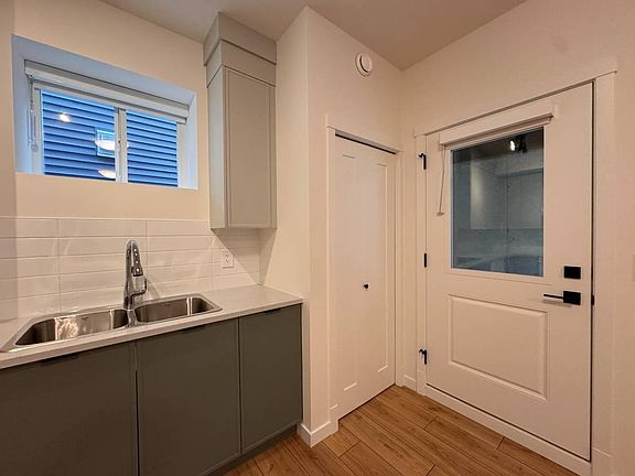5th image of 11058 Lockwood St