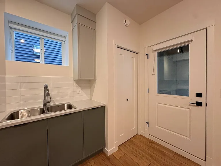11058 Lockwood St — Photo 5