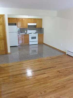 Rented by Realty 2000 Corp | media 1