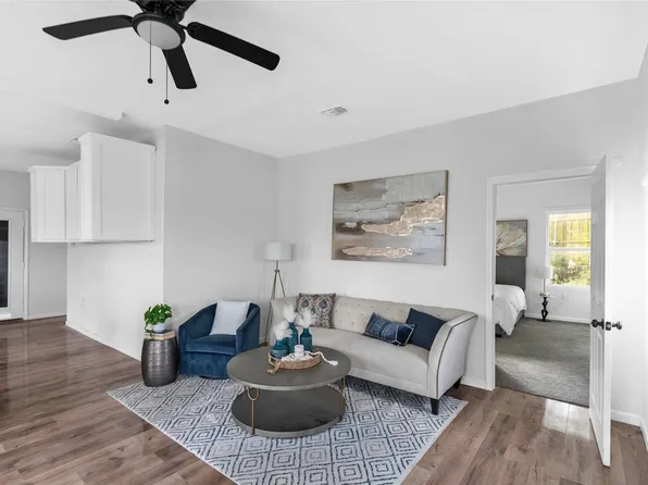 701 Shoreline Dr, West Tawakoni, TX 75474