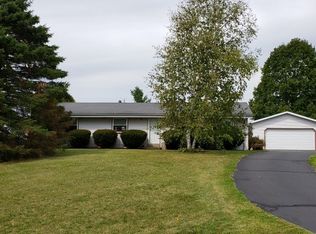 S78W33070 Sugden Rd, Mukwonago, WI 53149