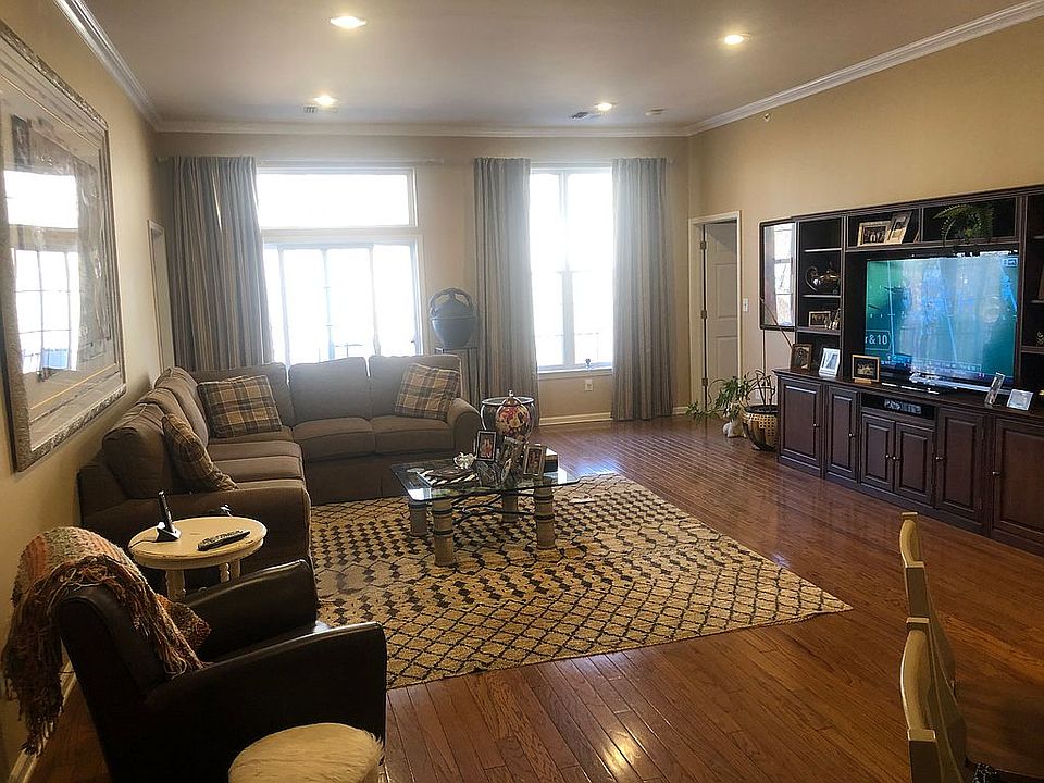 1st image of 814 Four Seasons Dr Unit 814