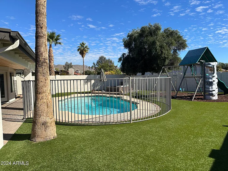 10645 E Mercer Ln — Photo 13