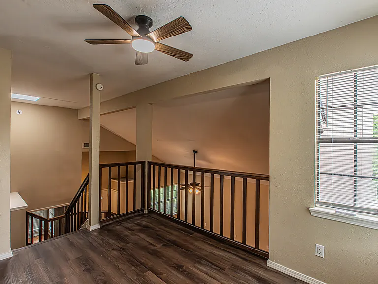 5203 Sutton Ct — Photo 34