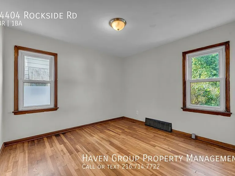 14404 Rockside Rd — Photo 10