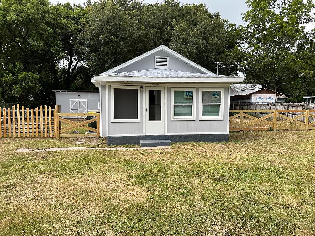 Building Photo - 225 E Ocala St