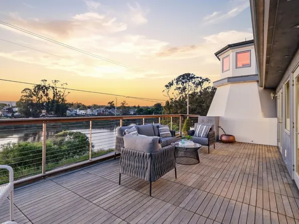 2974 E Cliff Dr, Santa Cruz, CA 95062