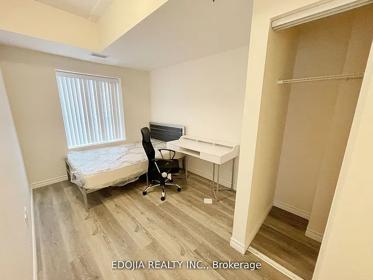 246 Lester St #608 — Photo 8