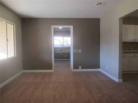 5th image of 116 Dogwood St