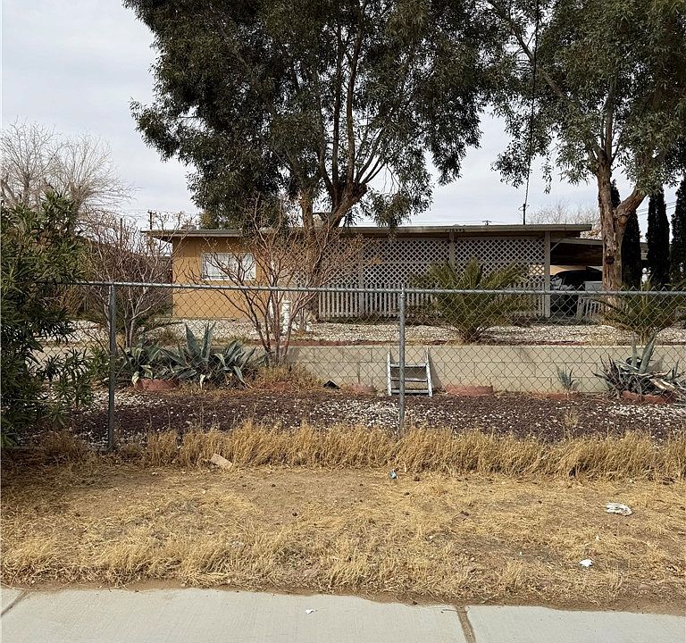1st image of 16446 Lorene Dr