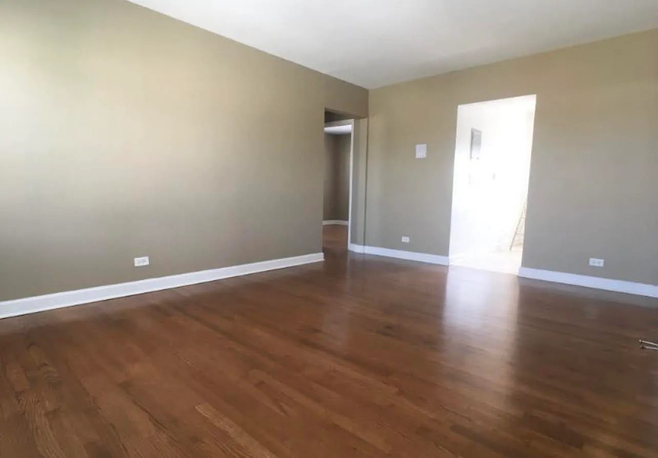 2 bed, 900 sqft, $1,950 — Photo 2