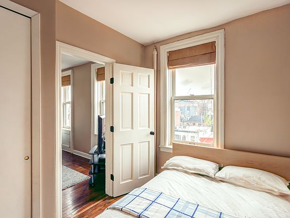 4th image of 92 Perry St APT 19