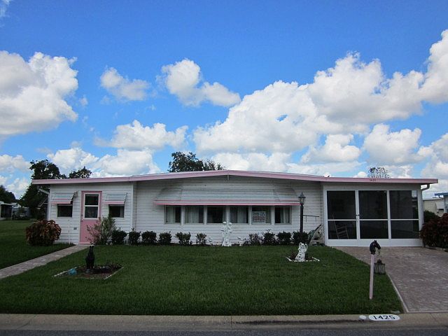 1st image of 1425 Lake Dr