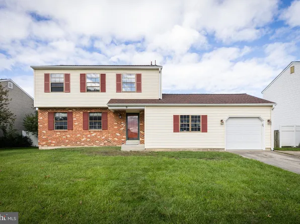 9 Flinthill Dr, Newark, DE 19702