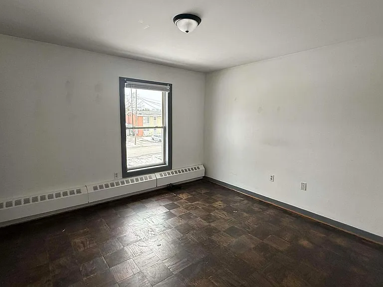 68 Langley St — Photo 8