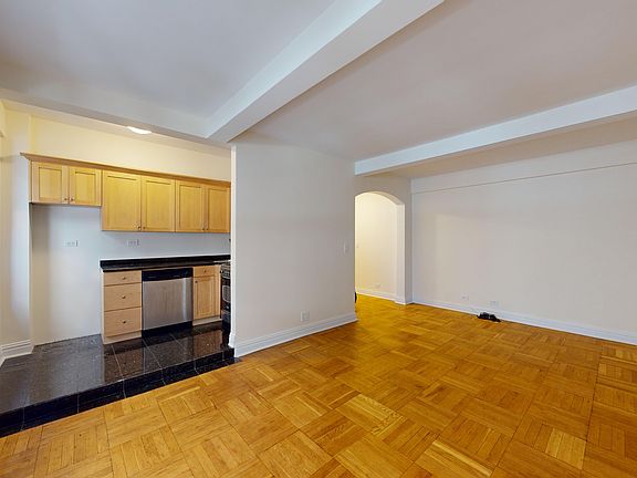 5th image of 141 E 56th St APT 3B
