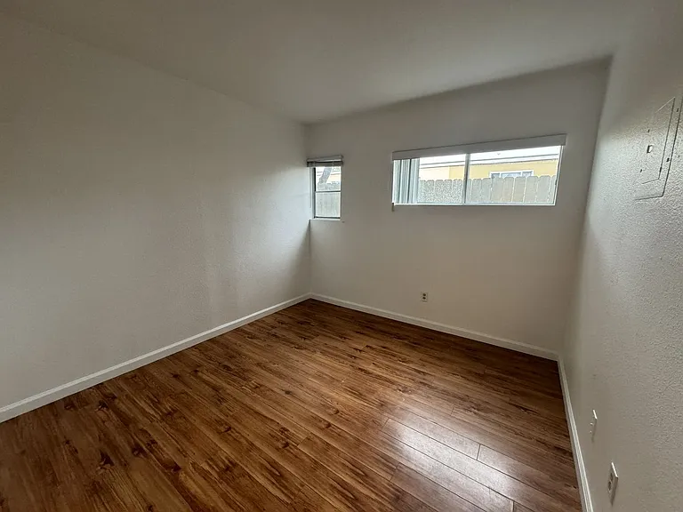 2535 Kansas Ave — Photo 18