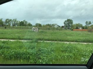 1690 Grove St, Aurora, IL 60505