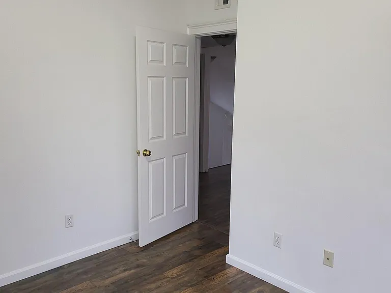 138 Greenwich Ave — Photo 16