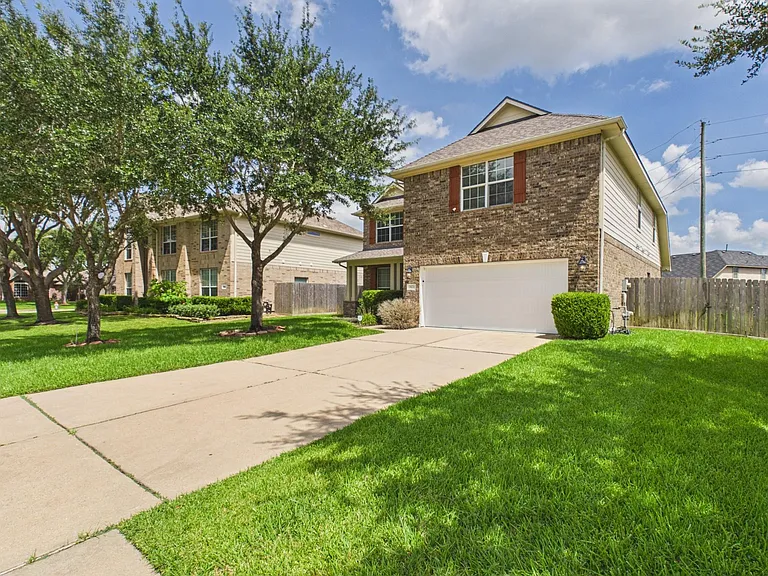 9426 Russeff Field Ln — Photo 48