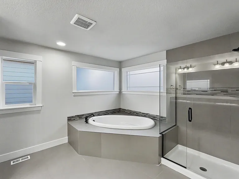 7615 Applegate Dr — Photo 20