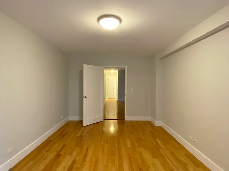 141 E 33rd St #2M — Photo 7