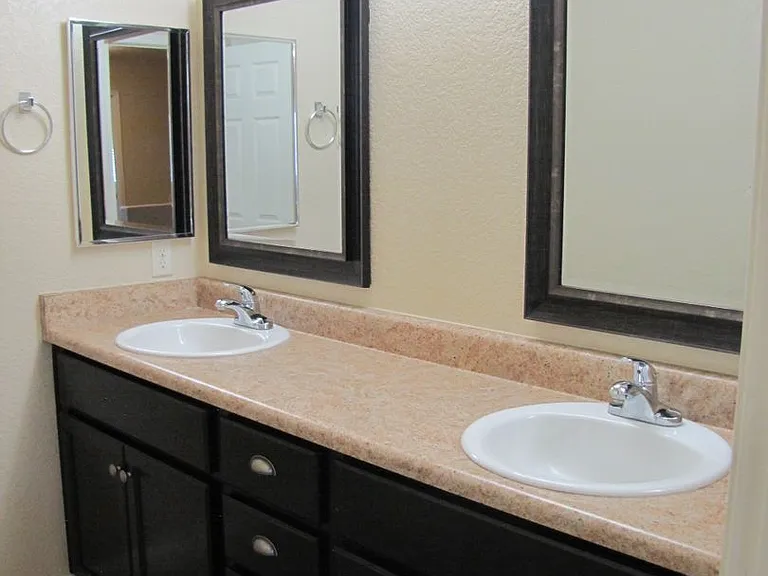 1059 Wagner Pl — Photo 34