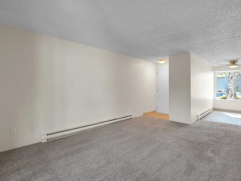 Riverview Apartments — Photo 19
