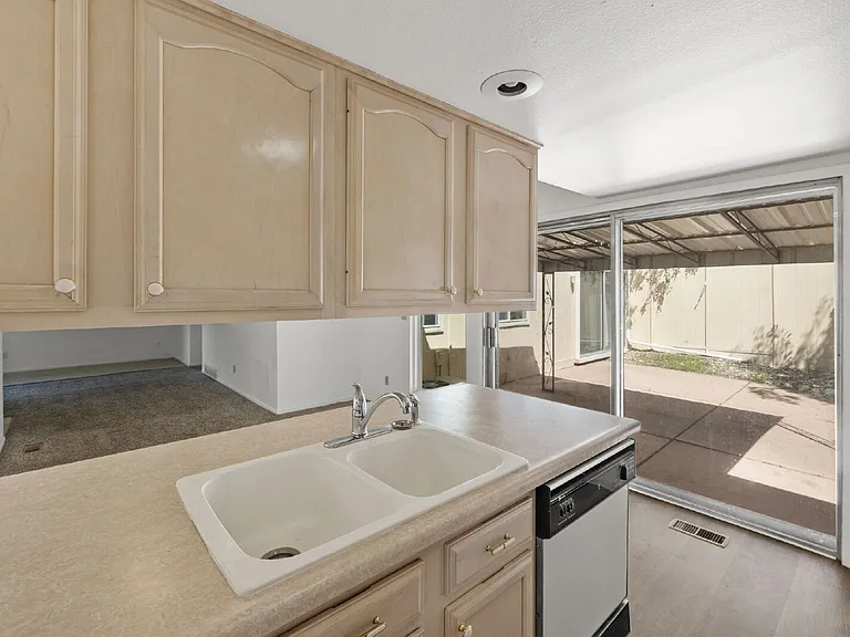 826 San Antonio Pl — Photo 13