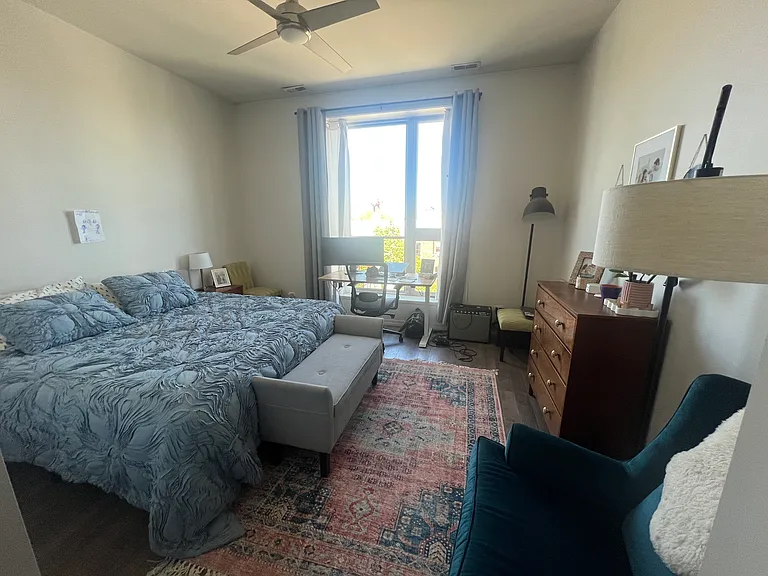 4421 N Clark St #303 — Photo 4
