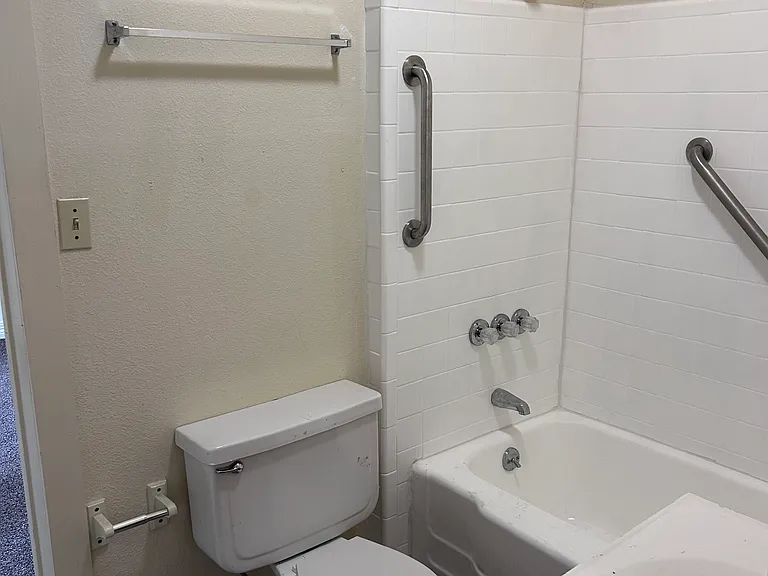 8949 El Paso Ave — Photo 2