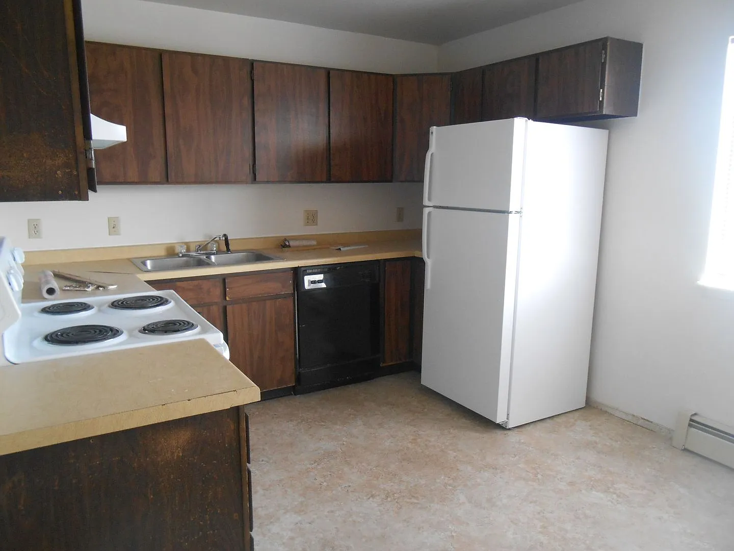 2541 Grand Ave — Photo 2