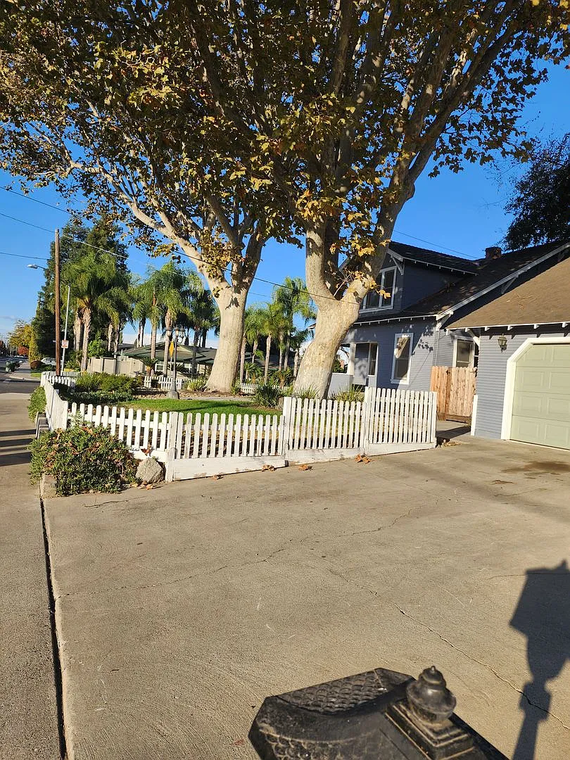 Charming Updated 2-Story Corner Lot Home in Turlock Pet-Friendly! — Photo 4